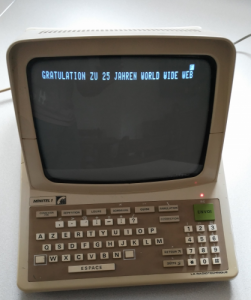 Minitel congrats the World Wide Web